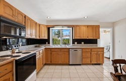6 Gavin Cir, Stoneham, MA 02180