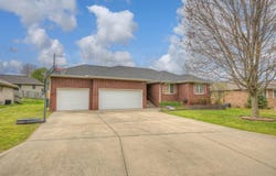 208 Miller Way, Monett, MO 65708