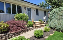 4 Bowman Ln, Commack, NY 11725
