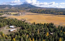 712 Nitty Gritty Ln, Priest River, ID 83856