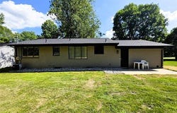 215 Almont Avenue, Almont, MI 48003