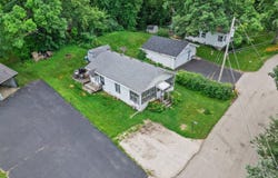 7950 Greendale Ave, Burlington, WI 53105