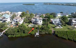1661 SEA BREEZE DRIVE, TARPON SPRINGS, FL 34689