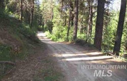 17 Thunder Rd, Garden Valley, ID 83622-0000