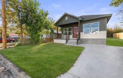 721 Chihuahua ST, Lockhart, TX 78644