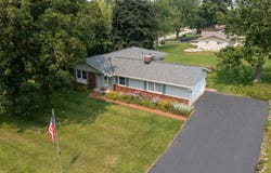 5810 S Balmoral Dr, New Berlin, WI 53146