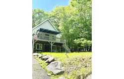 106 Keystone Court, Dingmans Ferry, PA 18328