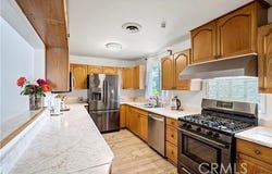 6927 Lindley Avenue, Reseda, CA 91335