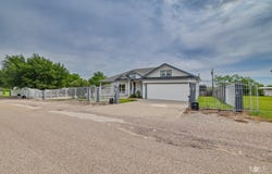 301 Summit Drive, Robert Lee, TX 76945