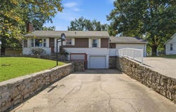 9005 79th Street E, Raytown, MO 64138