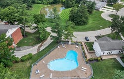 1511 Hampton Hall Drive, Chesterfield, MO 63017