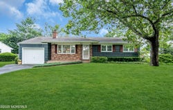 44 Williamsburg Drive, Toms River, NJ 08755