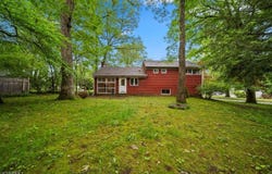 180 Busteed Dr, Midland Park Boro, NJ 07432-1956