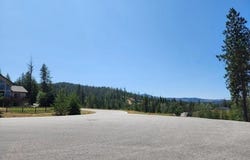 112 Blazing Saddle Ct, Pinehurst, ID 83850