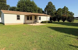 7040 Pine Tree Drive, Lexington, OK 73051