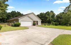 388 Nine Mile Road, Maple Hill, NC 28454