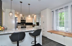 33 Forest Drive, Chagrin Falls, OH 44022