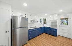 34 North St, Bloomsbury Boro, NJ 08804-3087
