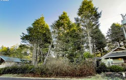 S Quadrant St, RockawayBeach, OR 97136