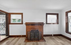 810 E 8th Street, Flint, MI 48503