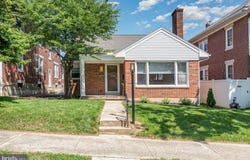 69 W AREBA AVENUE, HERSHEY, PA 17033