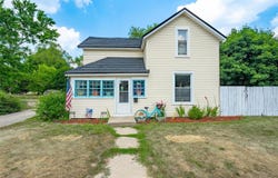 1103 E Clark Street, Warsaw, IN 46580-3432