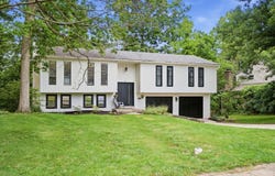 7830 Shadowhill Way, Montgomery, OH 45242