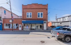 5 SOUTH MAIN ST, PETERSBURG, WV 26847