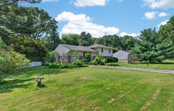 14 Mark Drive, Smithtown, NY 11787
