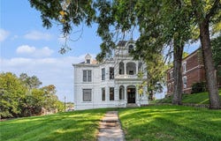 1311 Francis Street, St Joseph, MO 64501