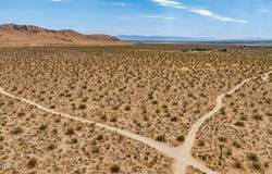 17 Desarae Street, Mojave, CA 93501