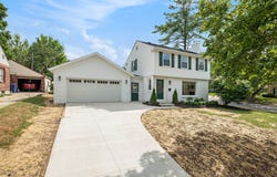 2524 Albert Drive SE, Grand Rapids, MI 49506