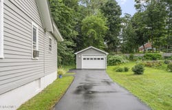 42 William Street, Kinderhook, NY 12106