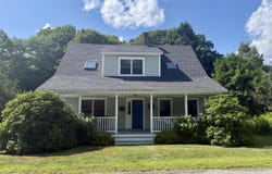 15 Grove Street, Camden, ME 04843