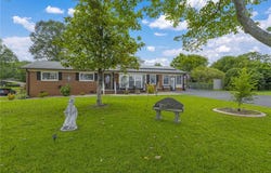 208 Kenneth Drive, Boiling Springs, SC 29316