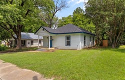 1017 E Washington Street, Paris, TX 75460