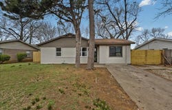 802 Nl Robinson Drive, Arlington, TX 76011