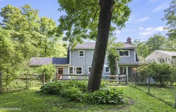 73 Birchwood Ln, Lenox, MA 01240