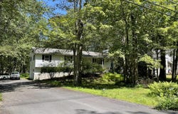 272 Stillwater Drive, Pocono Summit, PA 18346