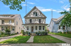815 S DOUGLAS Avenue, Springfield, IL 62704