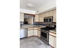75 Benjamin Dr, Staten Island, NY 10303