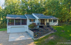 3215 Buchanan Street, Marne, MI 49435
