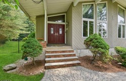 11 Rising Ridge Rd, Upper Saddle River Boro, NJ 07458-1007