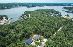 370 Via Appia Dr, Sunrise Beach, MO 65079