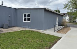 109 Russell, Marshall, MO 65340