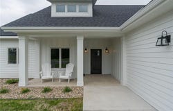 2132 Deerwood Drive, North Mankato, MN 56003