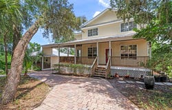 560 FERN STREET, OVIEDO, FL 32765