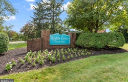 102 BENJAMIN Court, DAYTON, NJ 08810