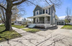 622 Leelanau Avenue, Frankfort, MI 49635