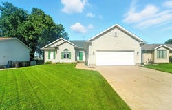 1023 Barnett Drive, Cedar Falls, IA 50613
